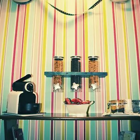 Bed & Breakfast Demode *
